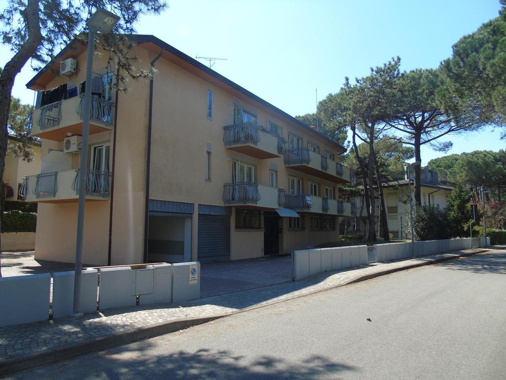 Villa Valeria Lignano Sabbiadoro Exteriör bild